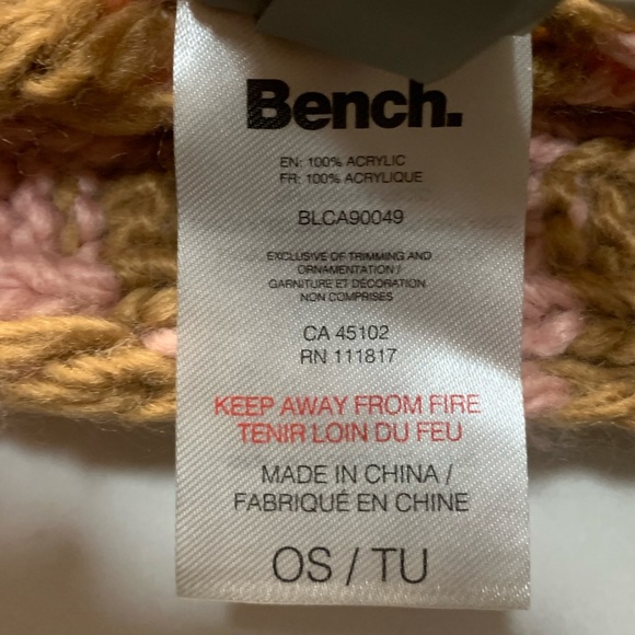 Bench. Winter Scarf - Picture 6 of 7